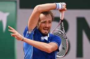 华体会hth-欧洲网球队险胜意大利网球队,梅德韦杰夫送出助攻的简单介绍