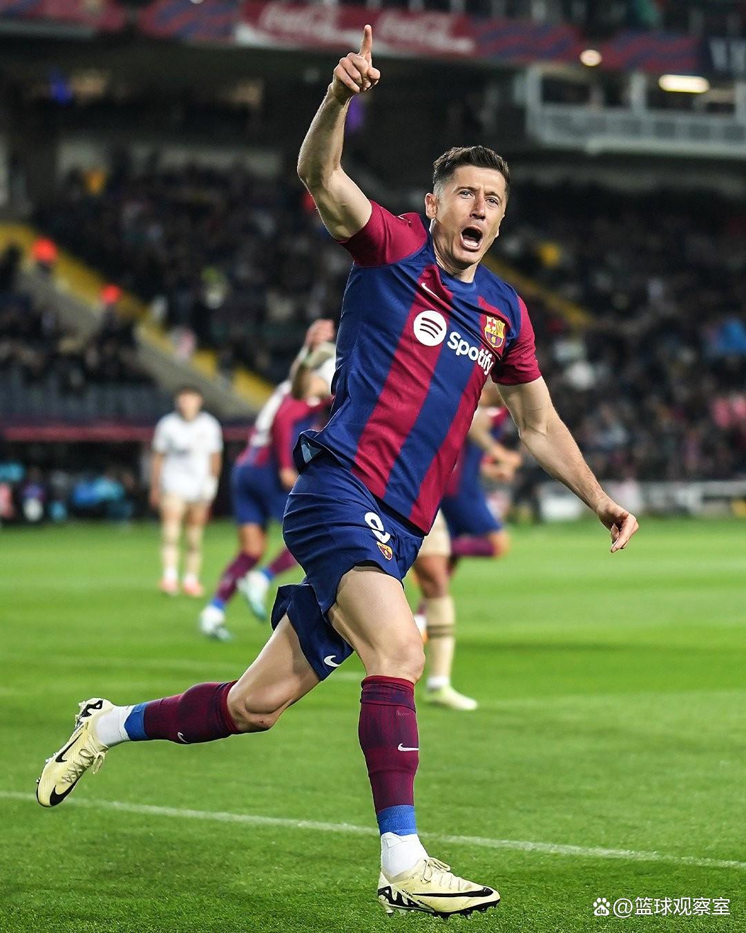 华体会-莱比锡险胜拜仁,莱万梅开二度欧冠  第2张 华体会-莱比锡险胜拜仁,莱万梅开二度欧冠  第2张