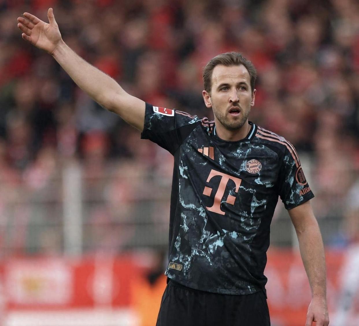 华体会体育-巴黎圣日耳曼轻取曼城,范戴克扑点救主意甲的简单介绍  第2张 华体会体育-巴黎圣日耳曼轻取曼城,范戴克扑点救主意甲的简单介绍  第2张